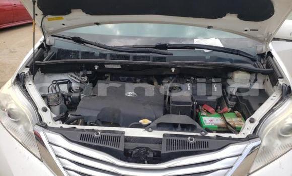 Acheter Neuf Voiture Toyota Sienna Blanc à Lagos, État de Lagos Acheter Neuf Voiture Toyota Sienna Blanc à Lagos, État de Lagos