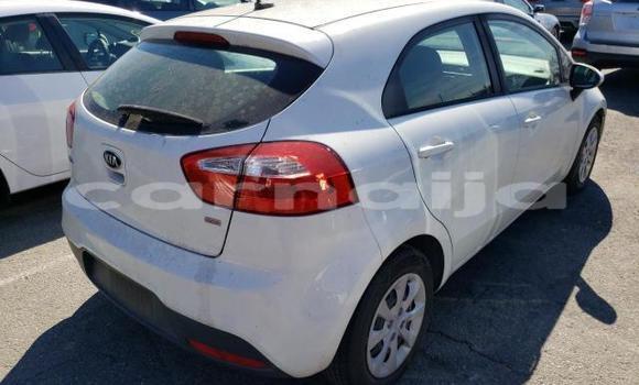 Acheter Neuf Voiture Kia Rio Blanc à Lagos, État de Lagos Acheter Neuf Voiture Kia Rio Blanc à Lagos, État de Lagos