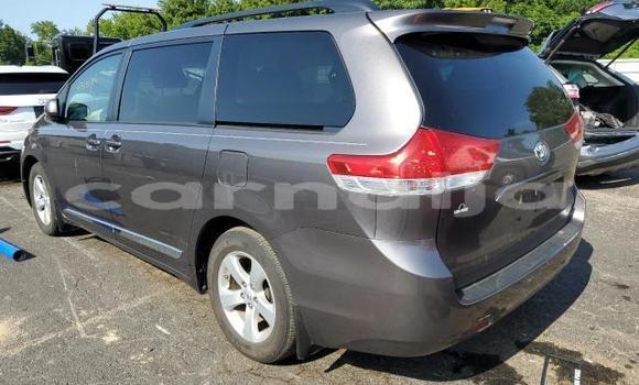 Acheter Neuf Voiture Toyota Sienna Noir à Lagos, État de Lagos Acheter Neuf Voiture Toyota Sienna Noir à Lagos, État de Lagos