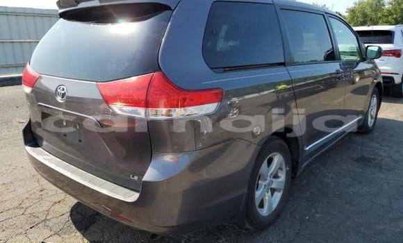 Acheter Neuf Voiture Toyota Sienna Noir à Lagos, État de Lagos Acheter Neuf Voiture Toyota Sienna Noir à Lagos, État de Lagos