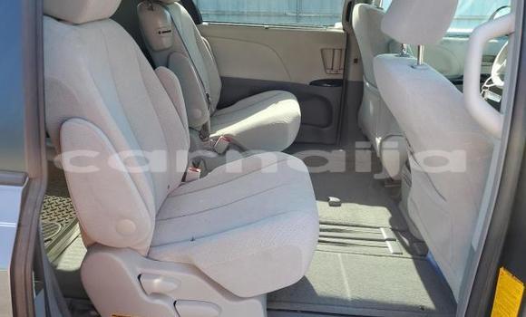 Acheter Neuf Voiture Toyota Sienna Noir à Lagos, État de Lagos Acheter Neuf Voiture Toyota Sienna Noir à Lagos, État de Lagos