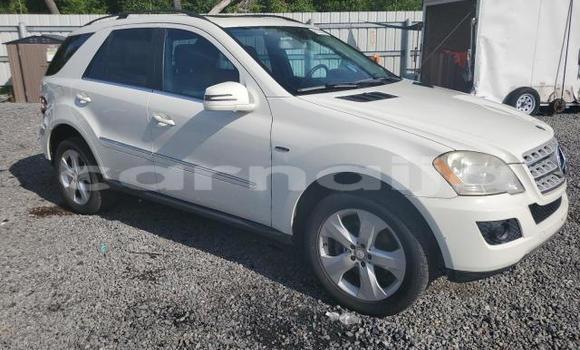 Acheter Neuf Voiture Mercedes-Benz ML–Class Blanc à Lagos, État de Lagos
