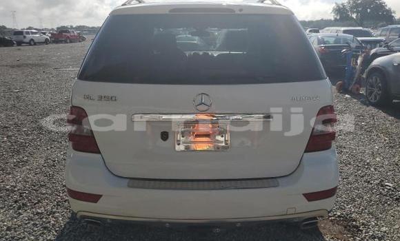 Acheter Neuf Voiture Mercedes-Benz ML–Class Blanc à Lagos, État de Lagos Acheter Neuf Voiture Mercedes-Benz ML–Class Blanc à Lagos, État de Lagos