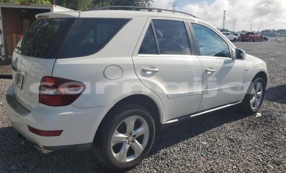 Acheter Neuf Voiture Mercedes-Benz ML–Class Blanc à Lagos, État de Lagos Acheter Neuf Voiture Mercedes-Benz ML–Class Blanc à Lagos, État de Lagos