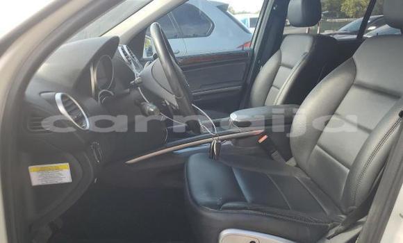 Acheter Neuf Voiture Mercedes-Benz ML–Class Blanc à Lagos, État de Lagos Acheter Neuf Voiture Mercedes-Benz ML–Class Blanc à Lagos, État de Lagos