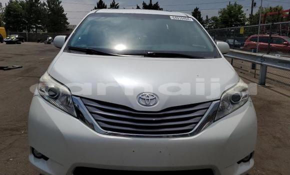 Acheter Neuf Voiture Toyota Sienna Blanc à Lagos, État de Lagos Acheter Neuf Voiture Toyota Sienna Blanc à Lagos, État de Lagos