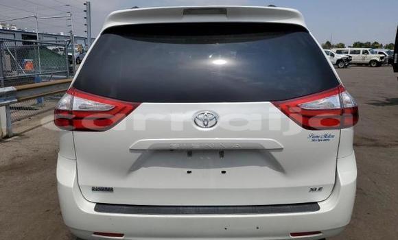 Acheter Neuf Voiture Toyota Sienna Blanc à Lagos, État de Lagos Acheter Neuf Voiture Toyota Sienna Blanc à Lagos, État de Lagos