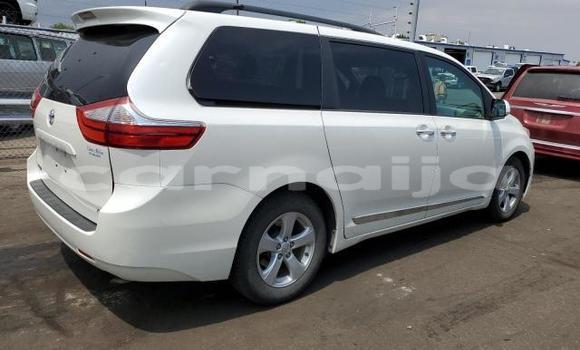 Acheter Neuf Voiture Toyota Sienna Blanc à Lagos, État de Lagos Acheter Neuf Voiture Toyota Sienna Blanc à Lagos, État de Lagos