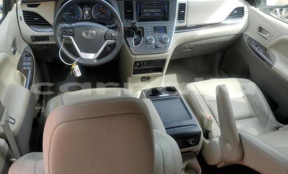 Acheter Neuf Voiture Toyota Sienna Blanc à Lagos, État de Lagos Acheter Neuf Voiture Toyota Sienna Blanc à Lagos, État de Lagos