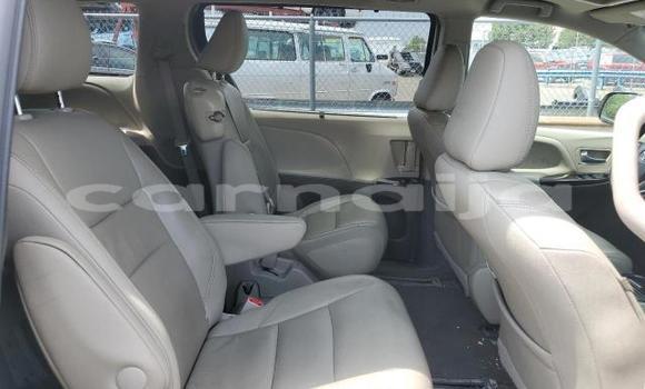 Acheter Neuf Voiture Toyota Sienna Blanc à Lagos, État de Lagos Acheter Neuf Voiture Toyota Sienna Blanc à Lagos, État de Lagos
