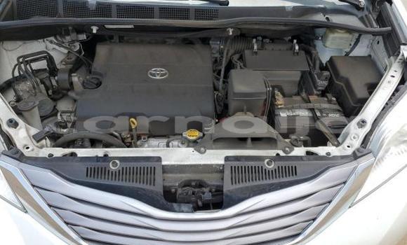 Acheter Neuf Voiture Toyota Sienna Blanc à Lagos, État de Lagos Acheter Neuf Voiture Toyota Sienna Blanc à Lagos, État de Lagos