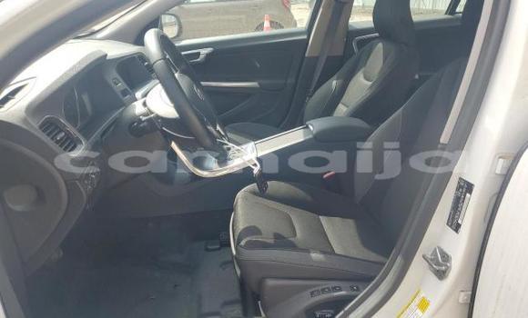 Acheter Neuf Voiture Volvo S60 Blanc à Lagos, État de Lagos Acheter Neuf Voiture Volvo S60 Blanc à Lagos, État de Lagos