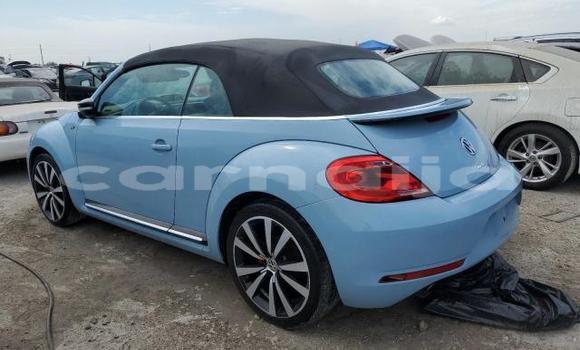 Acheter Neuf Voiture Volkswagen Beetle Bleu à Lagos, État de Lagos Acheter Neuf Voiture Volkswagen Beetle Bleu à Lagos, État de Lagos