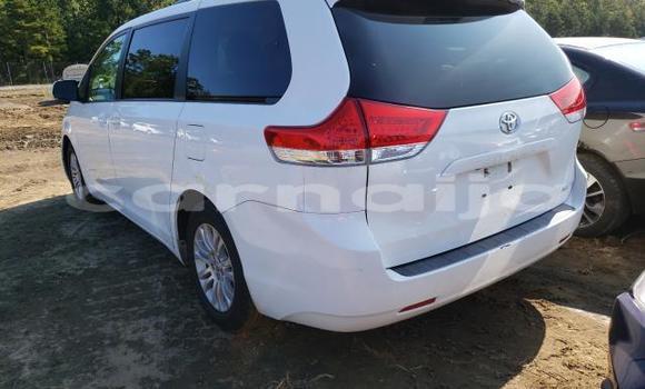 Acheter Neuf Voiture Toyota Sienna Blanc à Lagos, État de Lagos Acheter Neuf Voiture Toyota Sienna Blanc à Lagos, État de Lagos
