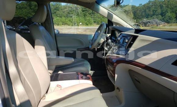 Acheter Neuf Voiture Toyota Sienna Blanc à Lagos, État de Lagos Acheter Neuf Voiture Toyota Sienna Blanc à Lagos, État de Lagos