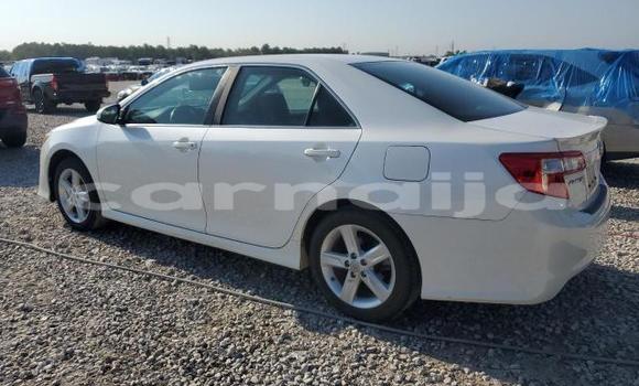 Acheter Neuf Voiture Toyota Camry Blanc à Lagos, État de Lagos Acheter Neuf Voiture Toyota Camry Blanc à Lagos, État de Lagos