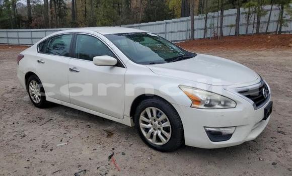 Buy New Nissan Altima White Car in Lagos in Lagos State Buy New Nissan Altima White Car in Lagos in Lagos State