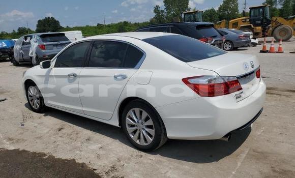 Acheter Neuf Voiture Honda Accord Blanc à Lagos, État de Lagos Acheter Neuf Voiture Honda Accord Blanc à Lagos, État de Lagos