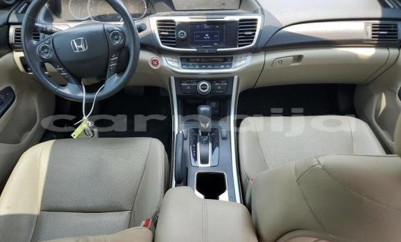 Acheter Neuf Voiture Honda Accord Blanc à Lagos, État de Lagos Acheter Neuf Voiture Honda Accord Blanc à Lagos, État de Lagos