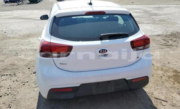 Acheter Neuf Voiture Kia Rio Blanc à Lagos, État de Lagos Acheter Neuf Voiture Kia Rio Blanc à Lagos, État de Lagos