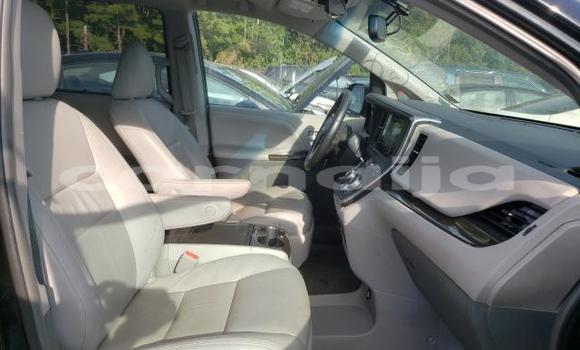 Acheter Neuf Voiture Toyota Sienna Noir à Lagos, État de Lagos Acheter Neuf Voiture Toyota Sienna Noir à Lagos, État de Lagos