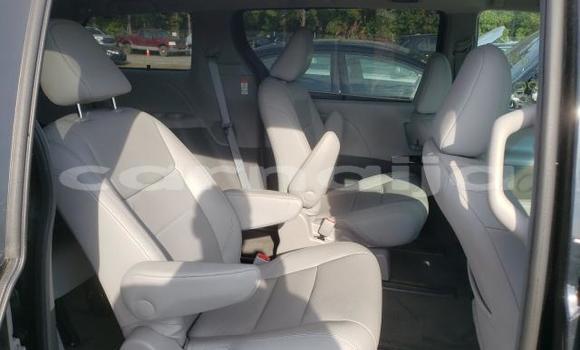 Acheter Neuf Voiture Toyota Sienna Noir à Lagos, État de Lagos Acheter Neuf Voiture Toyota Sienna Noir à Lagos, État de Lagos