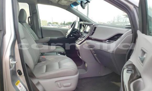 Acheter Neuf Voiture Toyota Sienna Gris à Lagos, État de Lagos Acheter Neuf Voiture Toyota Sienna Gris à Lagos, État de Lagos