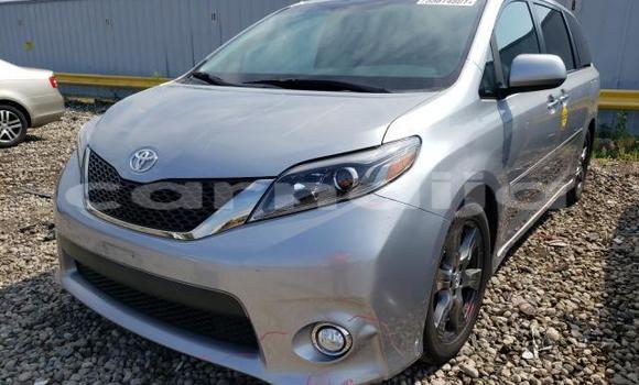 Acheter Neuf Voiture Toyota Sienna Gris à Lagos, État de Lagos Acheter Neuf Voiture Toyota Sienna Gris à Lagos, État de Lagos