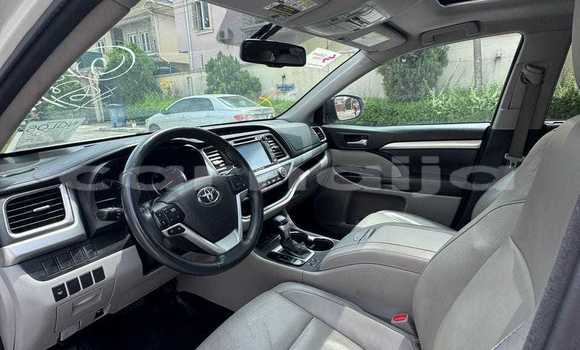 Buy Used Toyota Highlander White Car in Lagos in Lagos State Buy Used Toyota Highlander White Car in Lagos in Lagos State