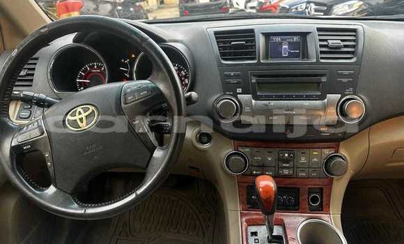 Buy Used Toyota Highlander White Car in Lagos in Lagos State Buy Used Toyota Highlander White Car in Lagos in Lagos State