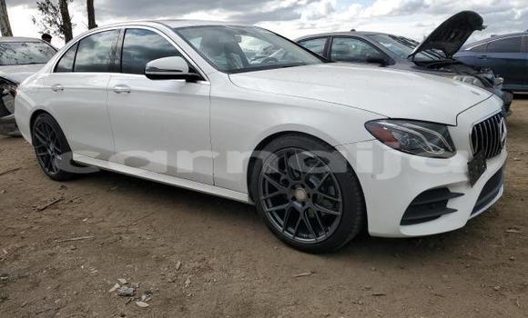 Buy New Mercedes-Benz E–Class White Car in Badagry in Lagos State Buy New Mercedes-Benz E–Class White Car in Badagry in Lagos State