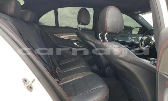 Acheter Neuf Voiture Mercedes-Benz E–Class Blanc à Lagos, État de Lagos Acheter Neuf Voiture Mercedes-Benz E–Class Blanc à Lagos, État de Lagos