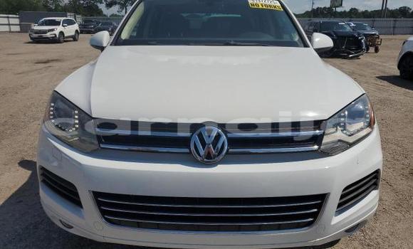 Buy Used Volkswagen Touareg White Car in Badagry in Lagos State