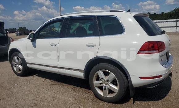 Acheter Occasion Voiture Volkswagen Touareg Blanc à Badagry, État de Lagos Acheter Occasion Voiture Volkswagen Touareg Blanc à Badagry, État de Lagos