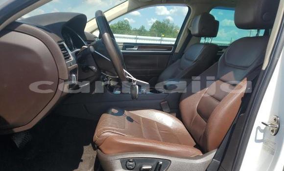 Acheter Occasion Voiture Volkswagen Touareg Blanc à Badagry, État de Lagos Acheter Occasion Voiture Volkswagen Touareg Blanc à Badagry, État de Lagos