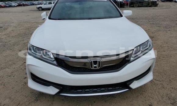 Acheter Neuf Voiture Honda Accord Blanc à Badagry, État de Lagos Acheter Neuf Voiture Honda Accord Blanc à Badagry, État de Lagos