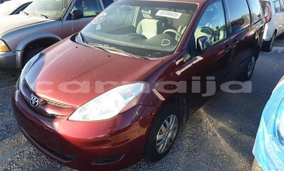 Acheter Neuf Voiture Toyota Sienna Rouge à Badagry, État de Lagos Acheter Neuf Voiture Toyota Sienna Rouge à Badagry, État de Lagos