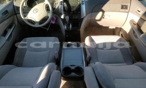 Acheter Neuf Voiture Toyota Sienna Rouge à Badagry, État de Lagos Acheter Neuf Voiture Toyota Sienna Rouge à Badagry, État de Lagos