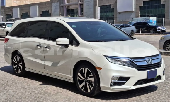 Buy Used Honda Odyssey White Car in Lagos in Lagos State Buy Used Honda Odyssey White Car in Lagos in Lagos State