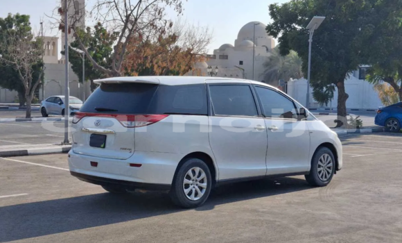 Buy Used Toyota Previa White Car in Lagos in Lagos State Buy Used Toyota Previa White Car in Lagos in Lagos State