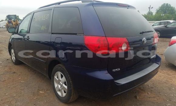 Buy Used Toyota Sienna Blue Car in Lagos in Lagos State Buy Used Toyota Sienna Blue Car in Lagos in Lagos State