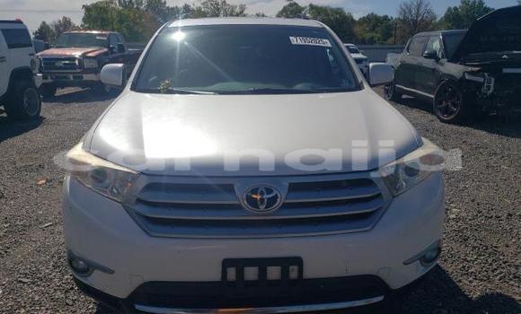 Buy New Toyota Highlander White Car in Lagos in Lagos State