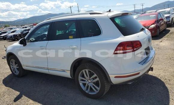 Buy New Volkswagen Touareg White Car in Badagry in Lagos State Buy New Volkswagen Touareg White Car in Badagry in Lagos State