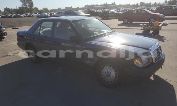 Buy Used Mercedes-Benz E-klasse Blue Car in Badagry in Lagos State Buy Used Mercedes-Benz E-klasse Blue Car in Badagry in Lagos State