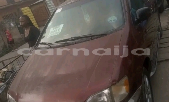 Acheter Occasion Voiture Toyota Sienna Rouge à Abuja, État de Lagos Acheter Occasion Voiture Toyota Sienna Rouge à Abuja, État de Lagos