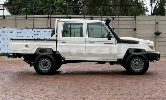 Acheter Occasion Voiture Toyota Land Cruiser Prado Blanc à Abuja, État de Lagos Acheter Occasion Voiture Toyota Land Cruiser Prado Blanc à Abuja, État de Lagos
