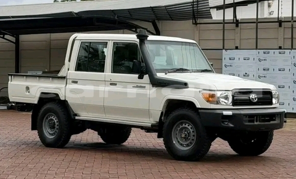 Acheter Occasion Voiture Toyota Land Cruiser Prado Blanc à Abuja, État de Lagos Acheter Occasion Voiture Toyota Land Cruiser Prado Blanc à Abuja, État de Lagos