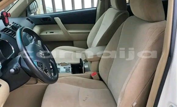 Buy Used Toyota Highlander White Car in Abuja in Lagos State Buy Used Toyota Highlander White Car in Abuja in Lagos State