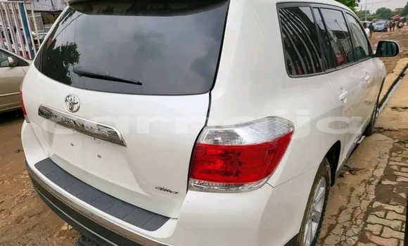 Buy Used Toyota Highlander White Car in Abuja in Lagos State Buy Used Toyota Highlander White Car in Abuja in Lagos State