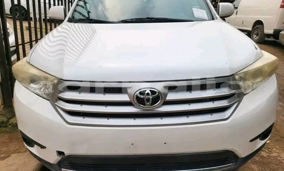 Buy Used Toyota Highlander White Car in Abuja in Lagos State Buy Used Toyota Highlander White Car in Abuja in Lagos State